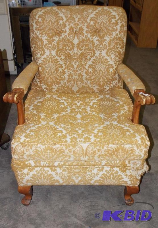 lot 57 image: Antique  Vintage Lounge Chair