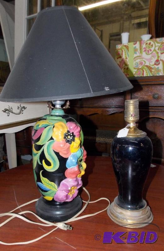lot 69 image: Lot of (2) Vintage Table Lamps