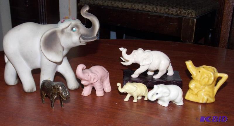 lot 80 image: (7) Piece lot of Collectible Vintage Elephant Items