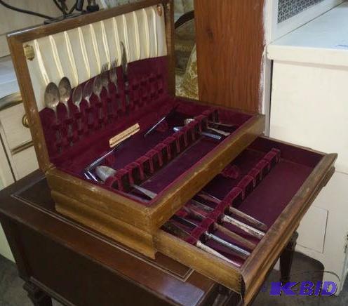 lot 97 image: Vintage Solid Wood Silverware Storage Box with Silverware