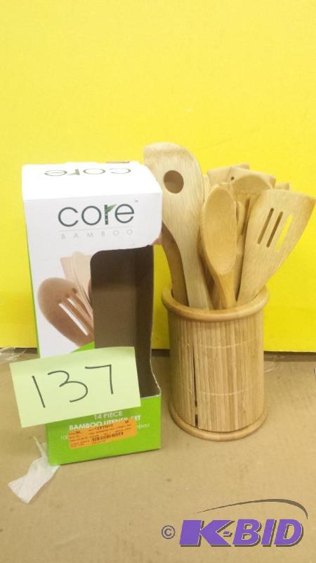 lot 137 image: 14 Piece Basmboo utensil set