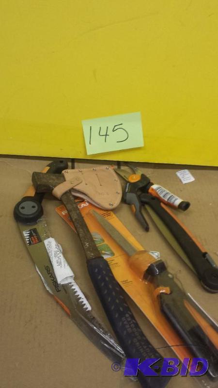 lot 145 image: Lot of Garden Tools