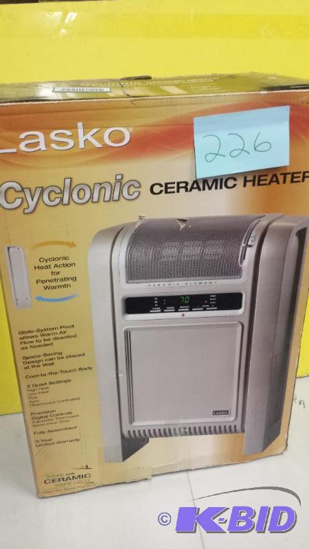lot 226 image: Lasko Cyclonic Ceramic Heater