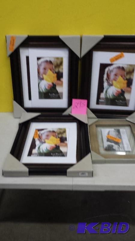 lot 295 image: Lot of Picture Frames