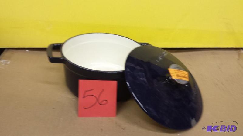 lot 56 image: 5.5 QT Porcelain Dutch Oven