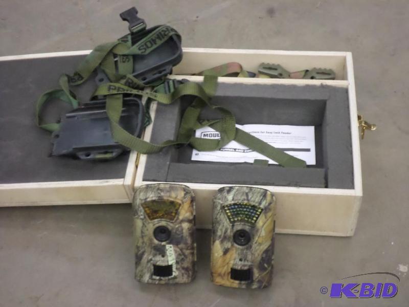 lot 103 image: Trail Camera Set With Custom Box Primos Supe...