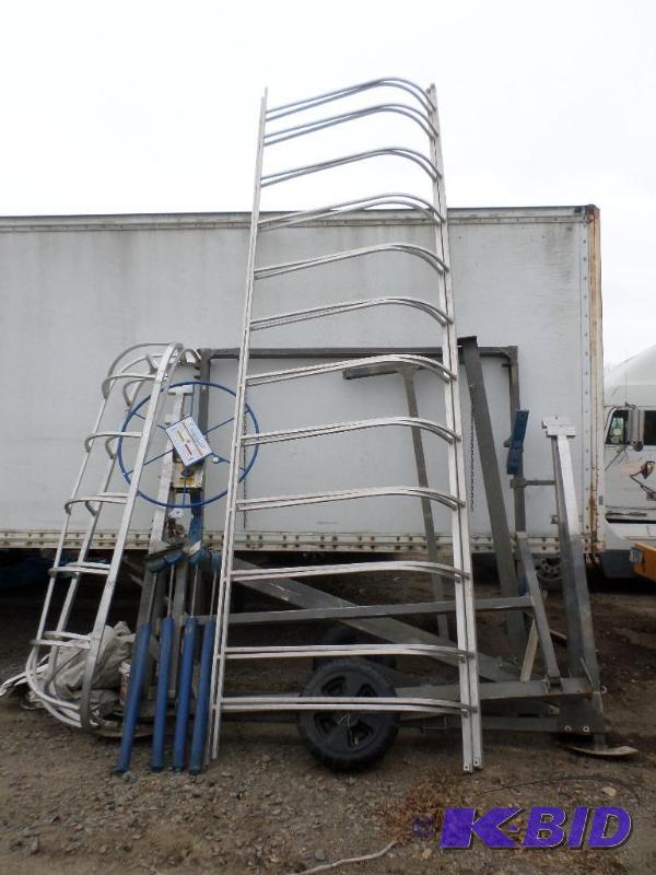 lot 22 image: Shoremaster 30108 Cantilever Boat Lift System...