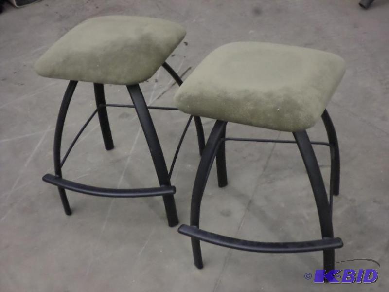 lot 44 image: (2) Like New 24" Swivel-Top Bar Stools...