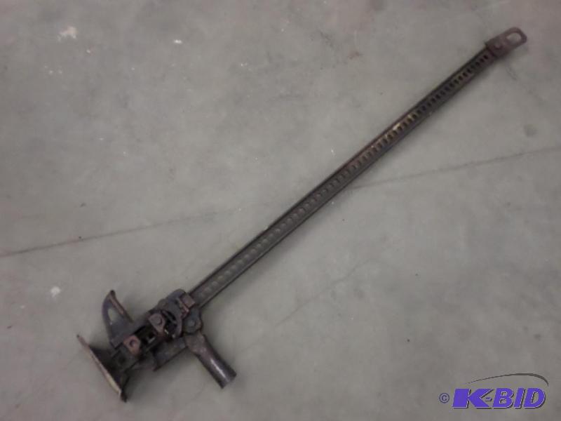 lot 82 image: (1) 66" High-Jack...