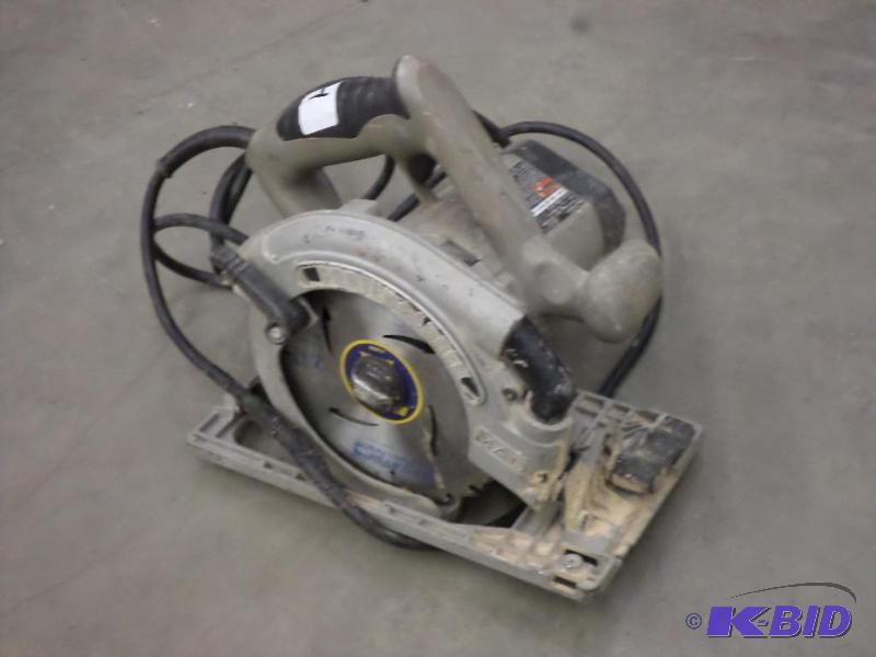 lot 84 image: Porter Cable 7.25" Circular Saw...