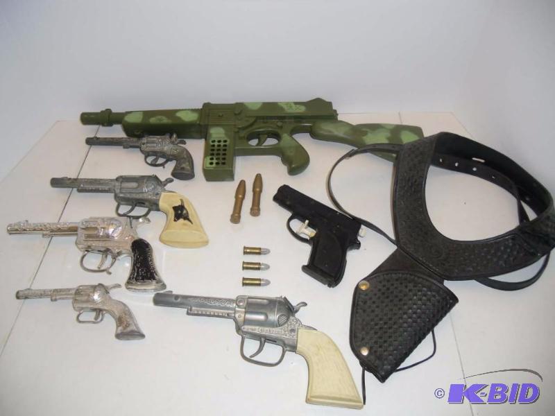 Little Buckaroo Vintage Cap Guns- Gabriel Cowpoke Jr. Hubley Pal Star  Marx Rat-ta-tat Machine Gun