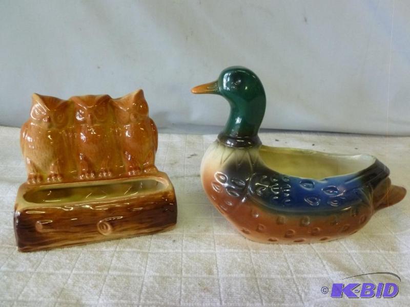 lot 127 image: Lot of two vintage porcelain&nbspplanters th...