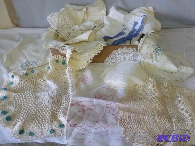 lot 137 image: Large lot of doilies and fancy works, good cl...