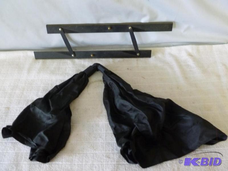 lot 165 image: Lot of two vintage U.S Navy items that includ...