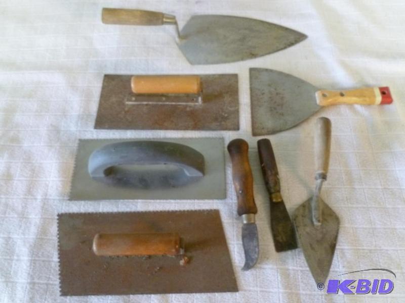 lot 19 image: Lot of good cement tools and trowels. ...