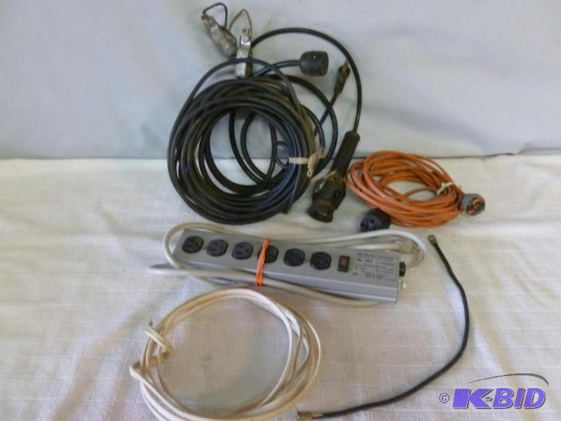 lot 21 image: Lot of electric cords, trouble light cord and...