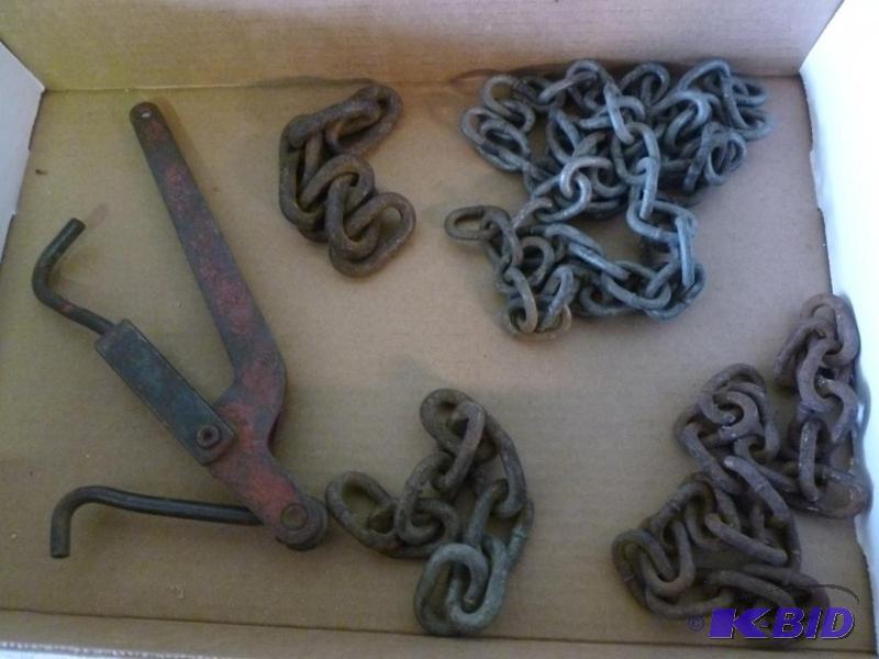 lot 25 image: Vintage Durbin - Durco chain binder with some...