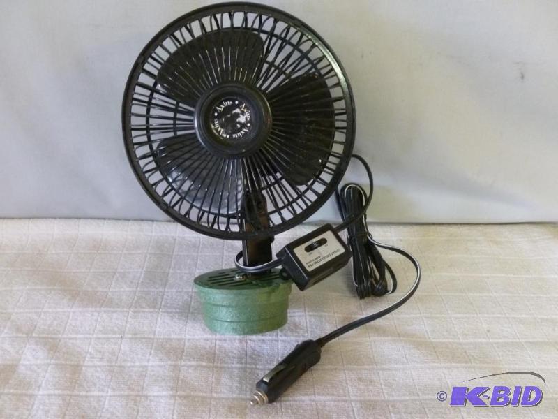 lot 34 image: Axius&nbsp12 volt oscillating car fan, looks...