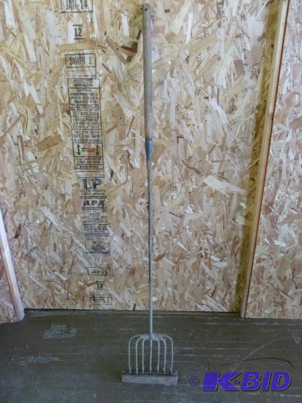 lot 61 image: Vintage seven tine wood handled dark&nbsphou...