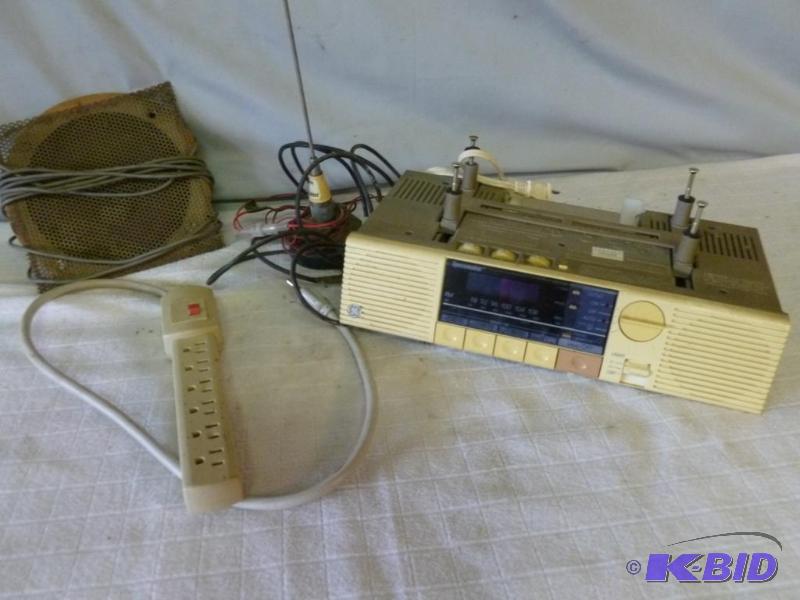 lot 71 image: This lot consists of a vintage Entec speaker,...