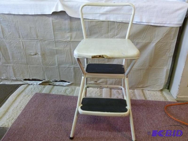 lot 94 image: Cosco&nbspkitchen  haircut stool. ...