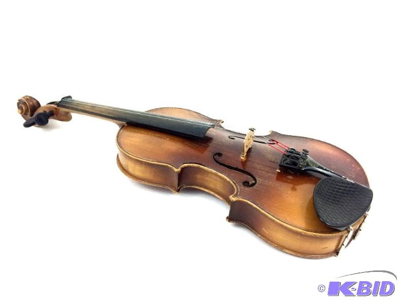 lot 1 image: Vintage 1967 Scherl And Roth Model 300 44 Violin Strad Copy (wcase,bow)