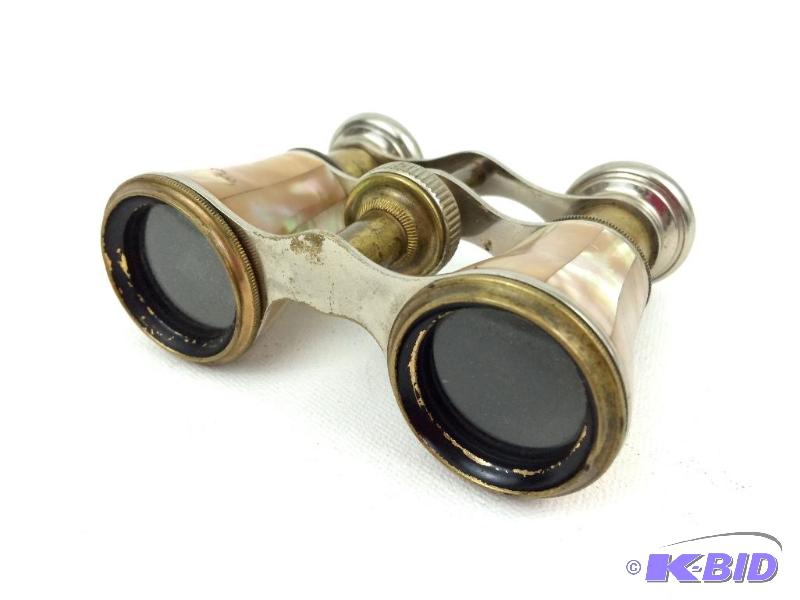 lot 22 image: Antique  Mother of Pearl Opera Glasses