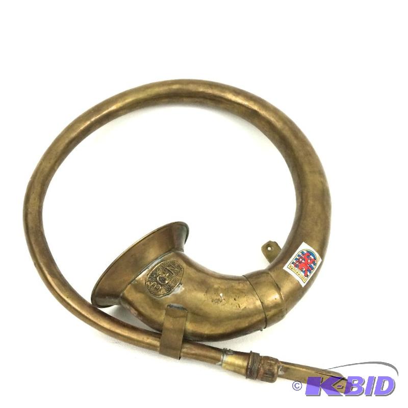lot 21 image: Brass Bike Car Horn 8 12 Around.  Has a 3