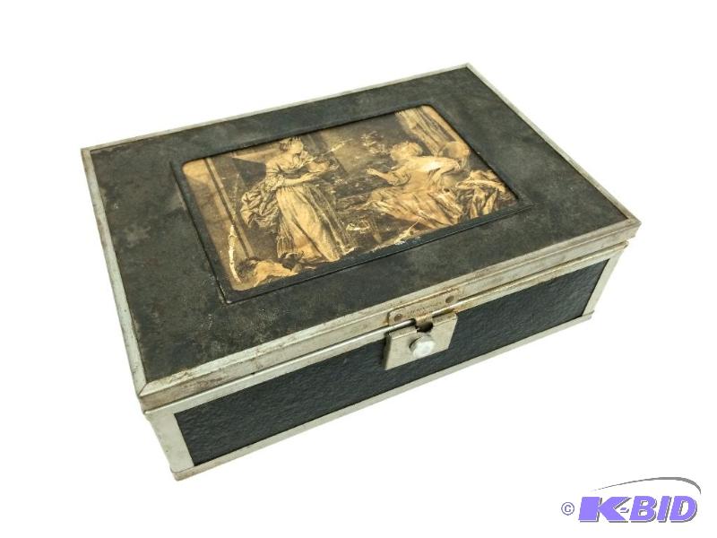 lot 33 image: Rare Find Antique Cigar Box - Valued over $75
