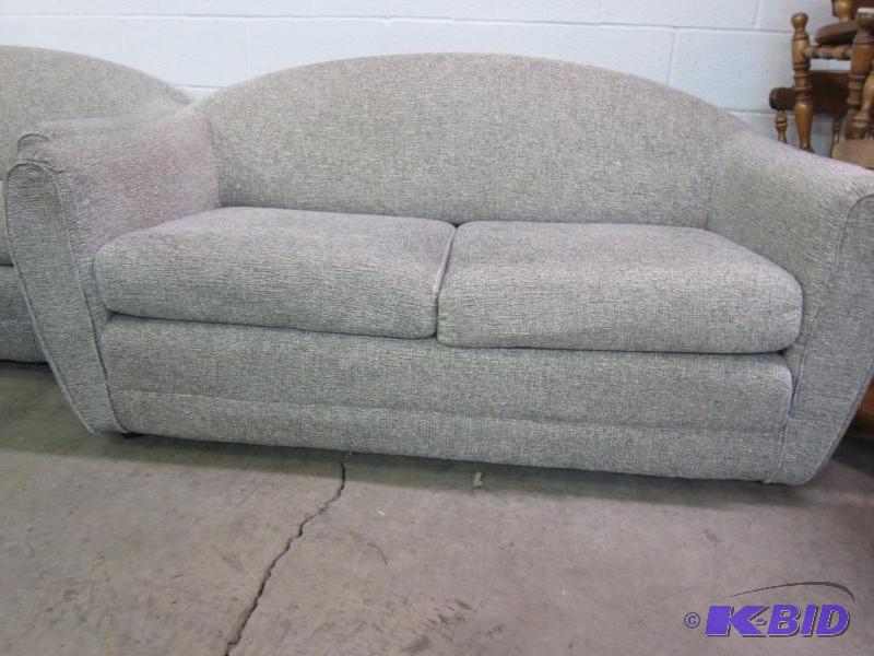 Small Love SeatPull Out Mattress