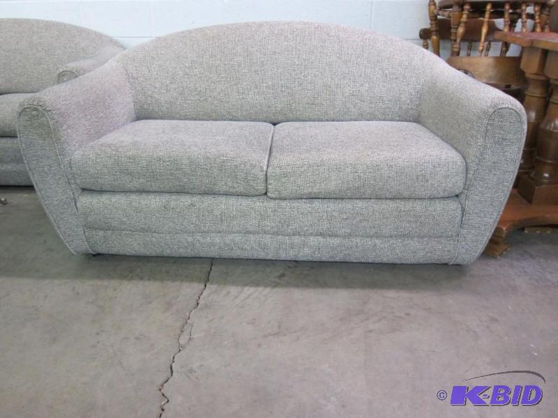 Small Love SeatPull Out Mattress