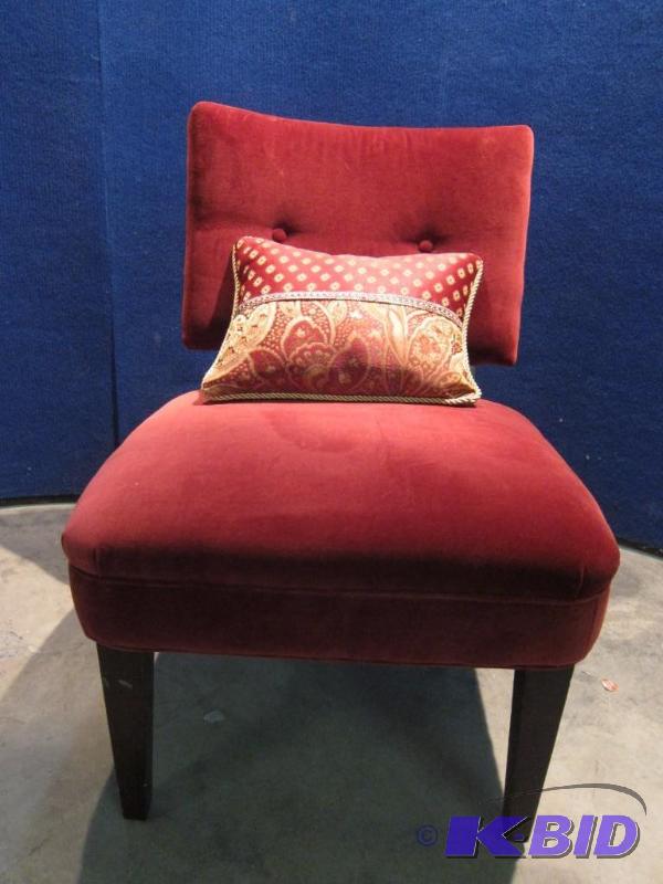 Upholstered Chair w Accent Pillow