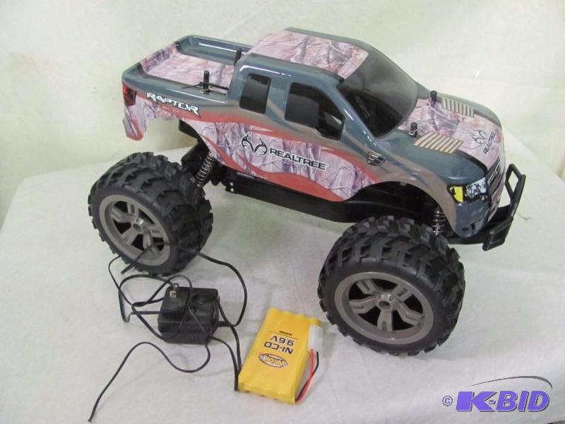 Realtree Remote-Controlled Truck
