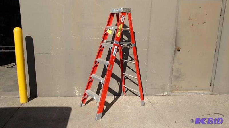 Louisville 6 Fiberglass Step Ladder...