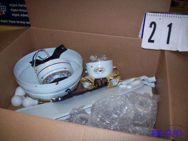 Hampton Bay Ceiling Fan, With lights, Off Whi...