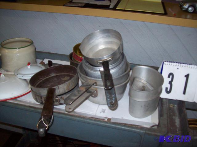 Vintage Camping Pots And Pan Set...