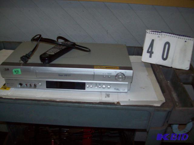JVC VHS RecorderPlayer With Remote...