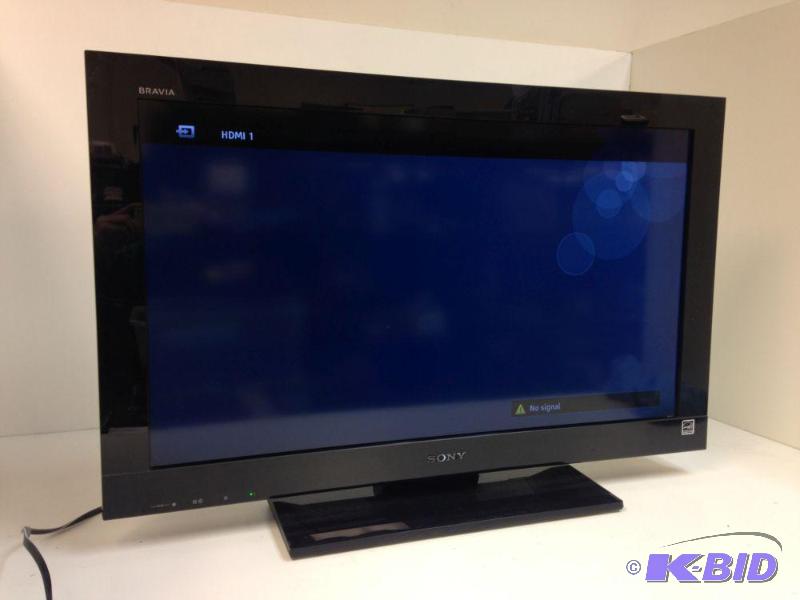 lot 4 image: Sony Bravia 31.5" 720P HD LCD TV Model ...