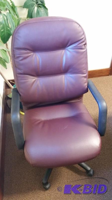 Hon Pillow Soft Executive High Backed Chair New Lg Scratch And