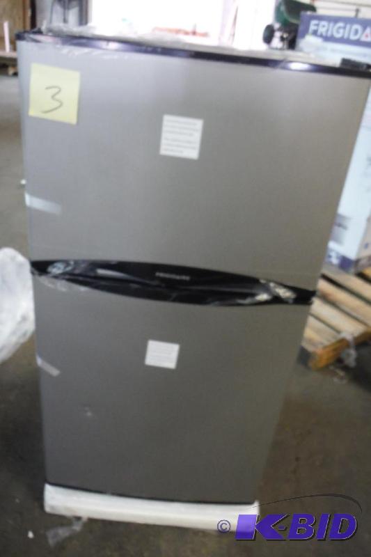 lot 3 image: Frigidaire FFPS4533QM Compact Refrigerator with 4.5 cu. ft. Capacity in Silver Mist