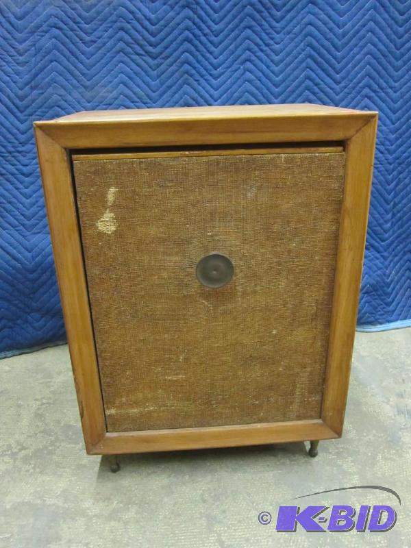 Antique Packard-Bell Tube Radio