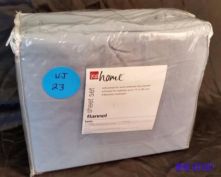 Jcp Home New in Package Slat Blue Twin Size Flannel Sheet Set.  Complete Set