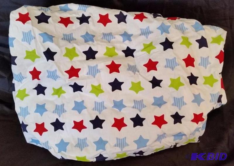 Out of Package Navy and StarsGaranimal Crib Sheet. Customer Return.  Missing one was a 2 Set
