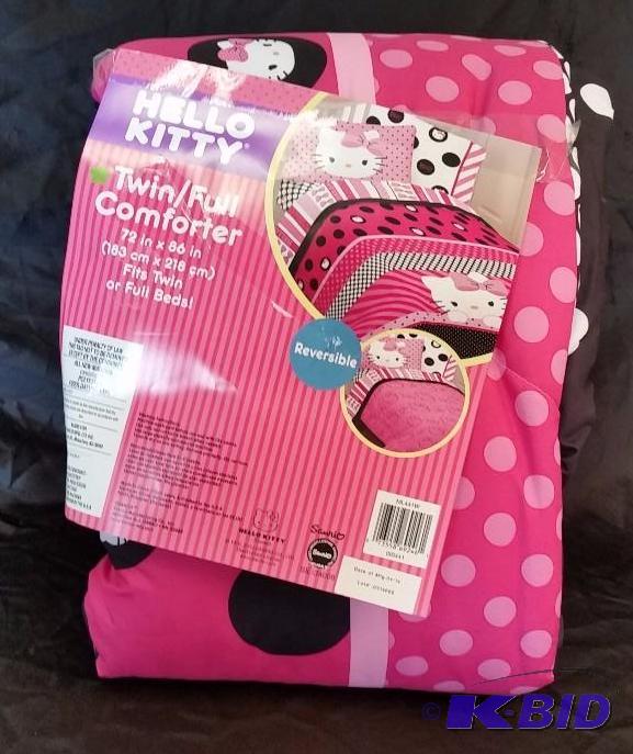 Hello Kitty.  New in Packaging.  TwinFull Size Reversible Comforter.  Overstock
