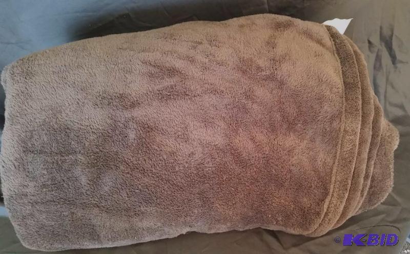 Out of Package.  Chocolate Brown Super Plush Throw Blanket. Overstock Missing Packaging