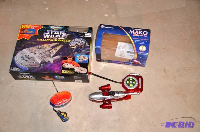 lot 118 image: Micro Machines Star Wars Millennium Falcon Pl...