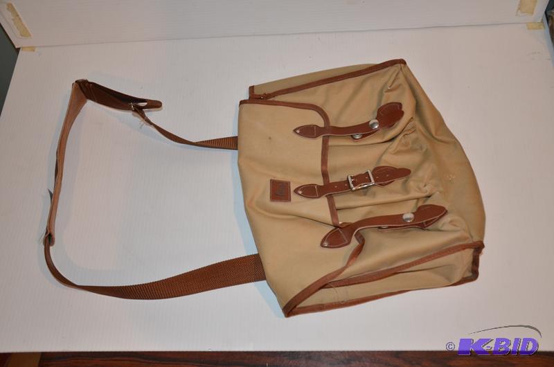 lot 145 image: Rare Unique Leica&nbspcamera bag 10x14"...