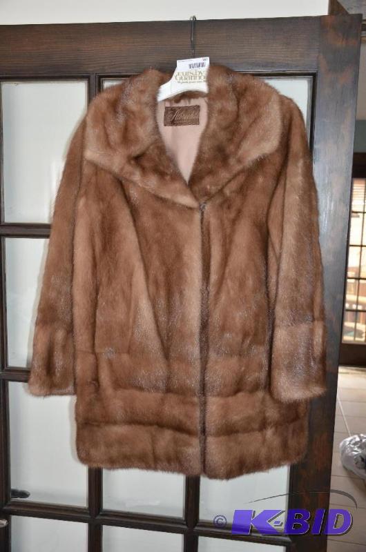 lot 161 image: Genuine Fur(mink we think)Albrechts of Minnea...