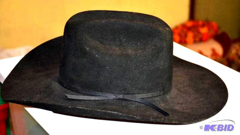lot 172 image: Cowboy Hat size 7.25 Milano Hat Company Black...