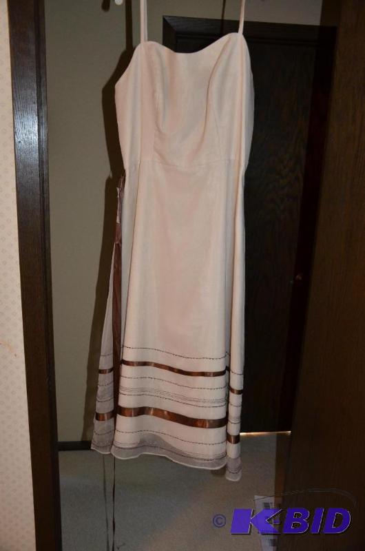 lot 193 image: Prom Dress size 12 Champ  Choc...